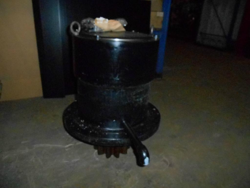 NEU: Schwenkmotor für Baumaschine Kobelco LQ32W00009F1: das Bild 6 NEU: Schwenkmotor für Baumaschine Kobelco LQ32W00009F1: das Bild 6