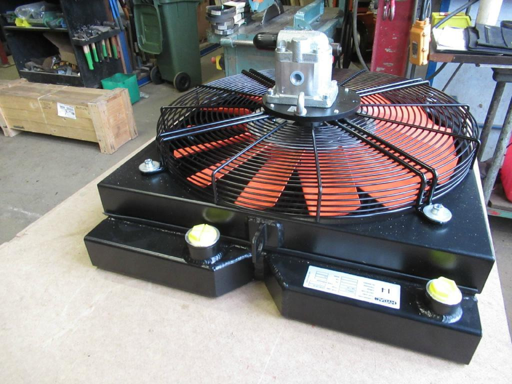 New Holland 6559577 - Kühler für Baumaschine: das Bild 2 New Holland 6559577 - Kühler für Baumaschine: das Bild 2