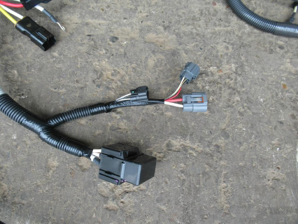 New Holland LF13E01056P2 - LF13E01056P1 - Kabel/ Kabelbaum für Baumaschine: das Bild 2 New Holland LF13E01056P2 - LF13E01056P1 - Kabel/ Kabelbaum für Baumaschine: das Bild 2