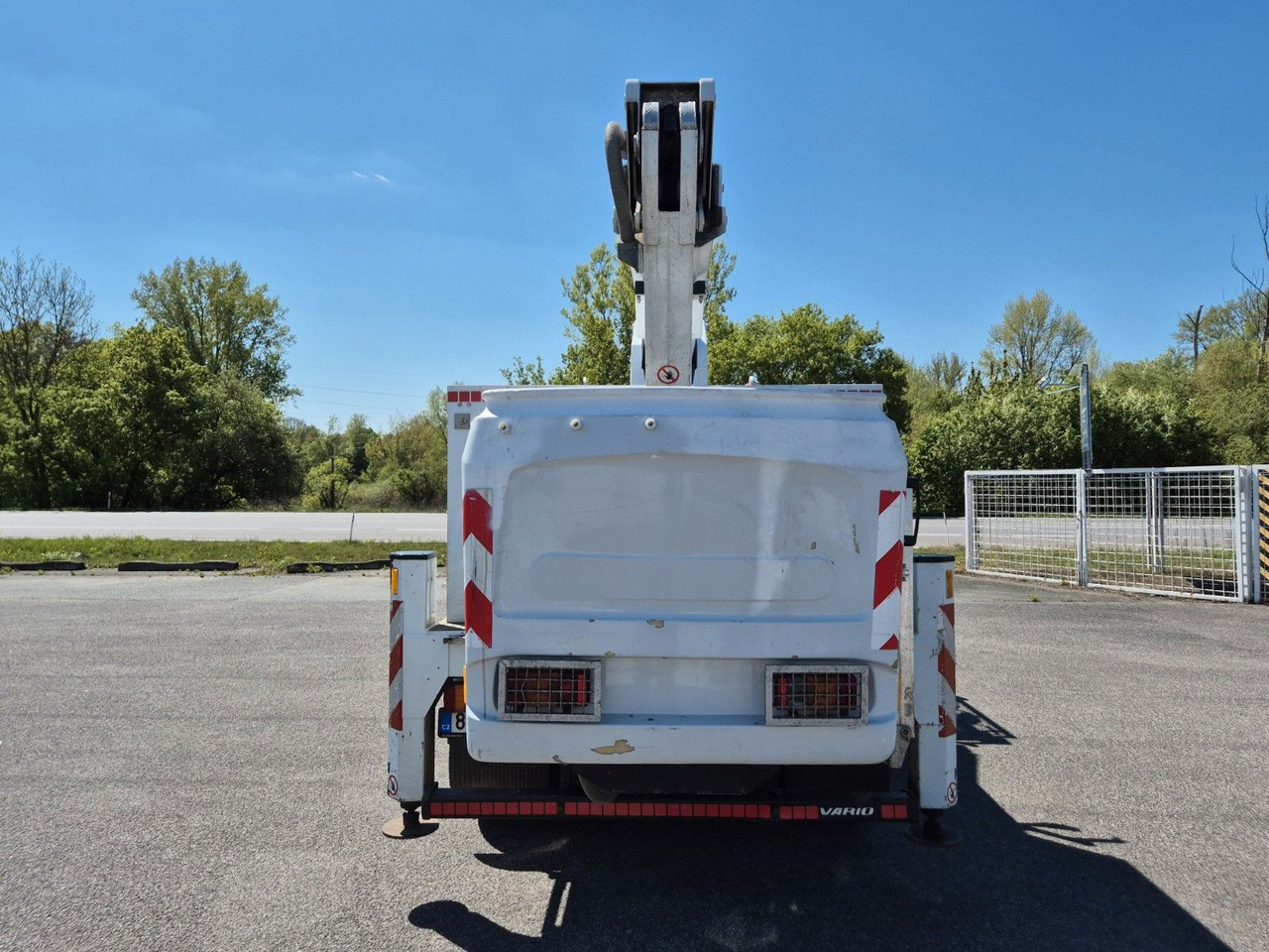 Palfinger TKA 16 - Mercedes-Benz Vario 816 D - LKW mit Arbeitsbühne: das Bild 5 Palfinger TKA 16 - Mercedes-Benz Vario 816 D - LKW mit Arbeitsbühne: das Bild 5