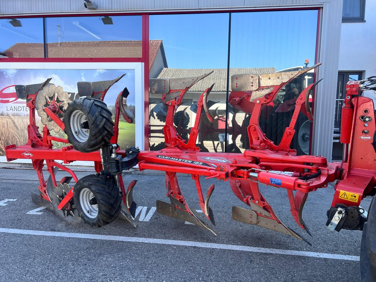 Kuhn Varimaster 123 - Pflug: das Bild 2 Kuhn Varimaster 123 - Pflug: das Bild 2