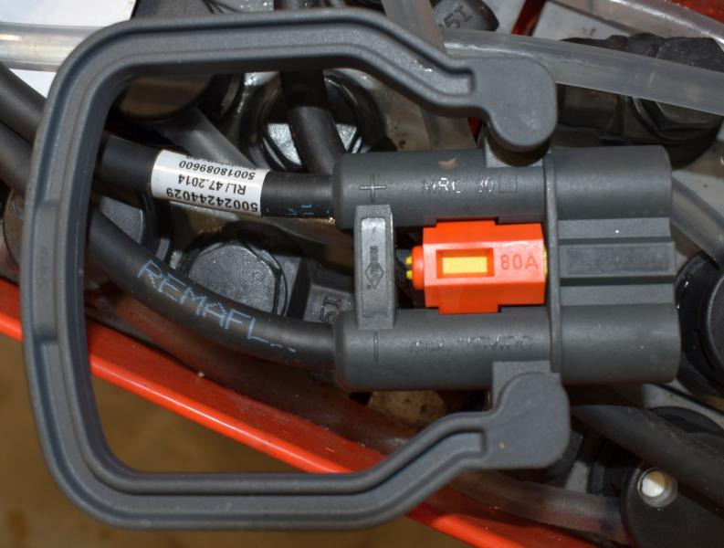 GRUMA 24 Volt 2 PzB 200 Ah - Batterie: das Bild 4 GRUMA 24 Volt 2 PzB 200 Ah - Batterie: das Bild 4