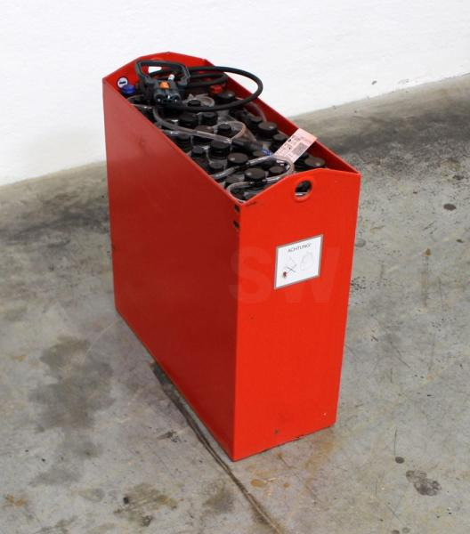 GRUMA 24 Volt 2 PzB 225 Ah - Batterie: das Bild 2 GRUMA 24 Volt 2 PzB 225 Ah - Batterie: das Bild 2