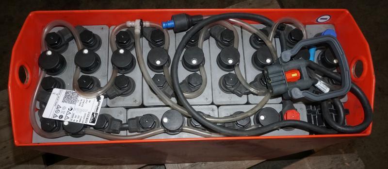 GRUMA 24 Volt 3 PzB 225 Ah - Batterie: das Bild 3 GRUMA 24 Volt 3 PzB 225 Ah - Batterie: das Bild 3