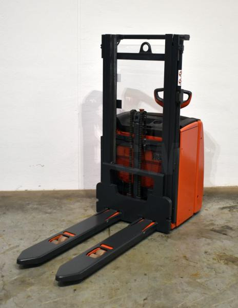 Linde L 16 1173 - Hochhubwagen: das Bild 2 Linde L 16 1173 - Hochhubwagen: das Bild 2