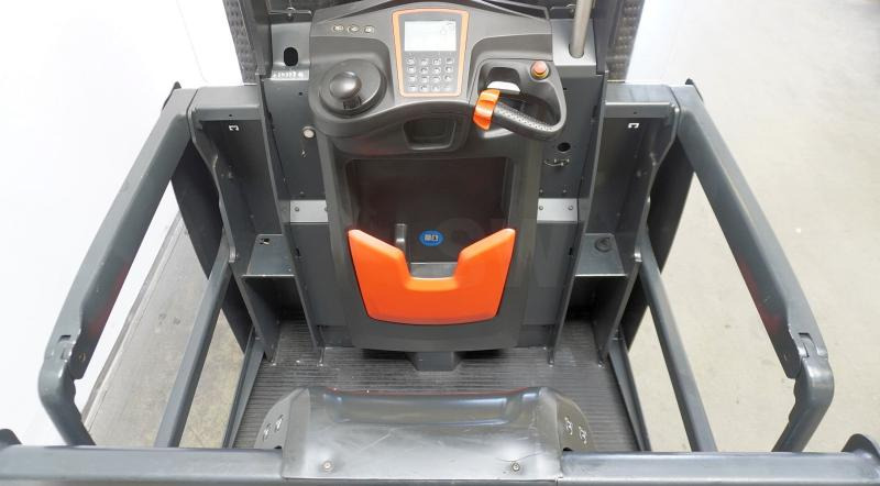 Linde V 48 5213 - Kommissionierer: das Bild 3 Linde V 48 5213 - Kommissionierer: das Bild 3