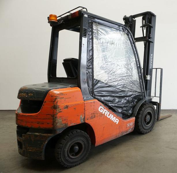 Toyota 02-8FDF25 - Dieselstapler: das Bild 2 Toyota 02-8FDF25 - Dieselstapler: das Bild 2