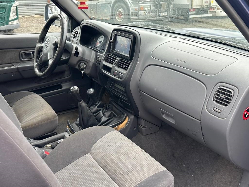 Nissan KING CAB OMB 4WD - PKW: das Bild 3 Nissan KING CAB OMB 4WD - PKW: das Bild 3