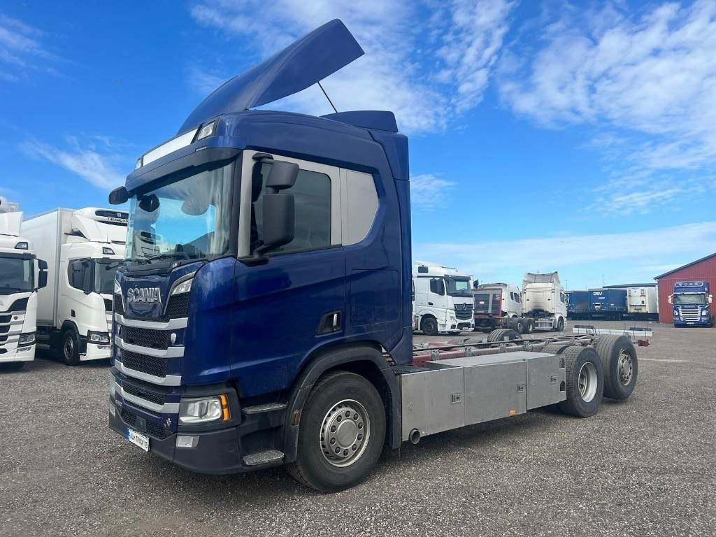 Scania R580B 6X2*4 NB serie 6390 - Fahrgestell LKW: das Bild 1 Scania R580B 6X2*4 NB serie 6390 - Fahrgestell LKW: das Bild 1