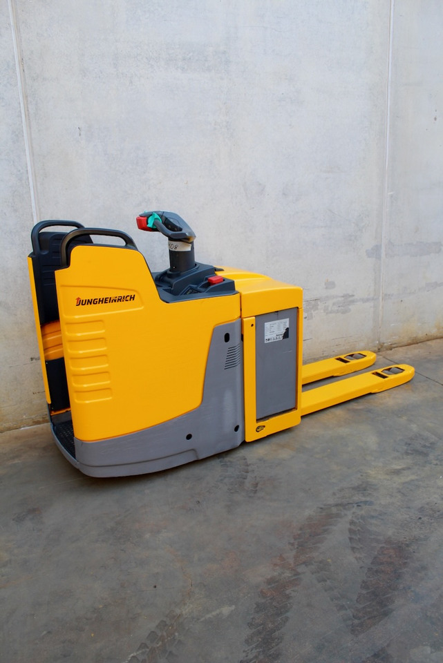 Jungheinrich ERE 225 - Niederhubwagen: das Bild 3 Jungheinrich ERE 225 - Niederhubwagen: das Bild 3