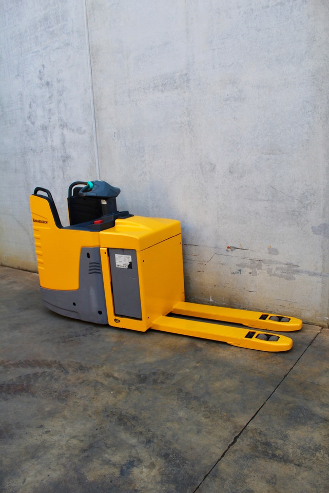 Jungheinrich ERE 225 - Niederhubwagen: das Bild 4 Jungheinrich ERE 225 - Niederhubwagen: das Bild 4