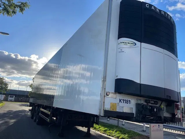 Van Eck UT-3B Steering axle 260 cm insteek Frigo carrier vector UT-3B H= 260 W= 250cm - Kühlkoffer Auflieger: das Bild 3 Van Eck UT-3B Steering axle 260 cm insteek Frigo carrier vector UT-3B H= 260 W= 250cm - Kühlkoffer Auflieger: das Bild 3