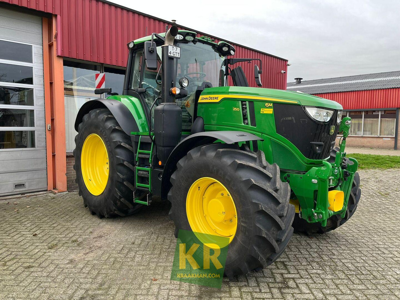6M 250 John Deere - Traktor: das Bild 1 6M 250 John Deere - Traktor: das Bild 1