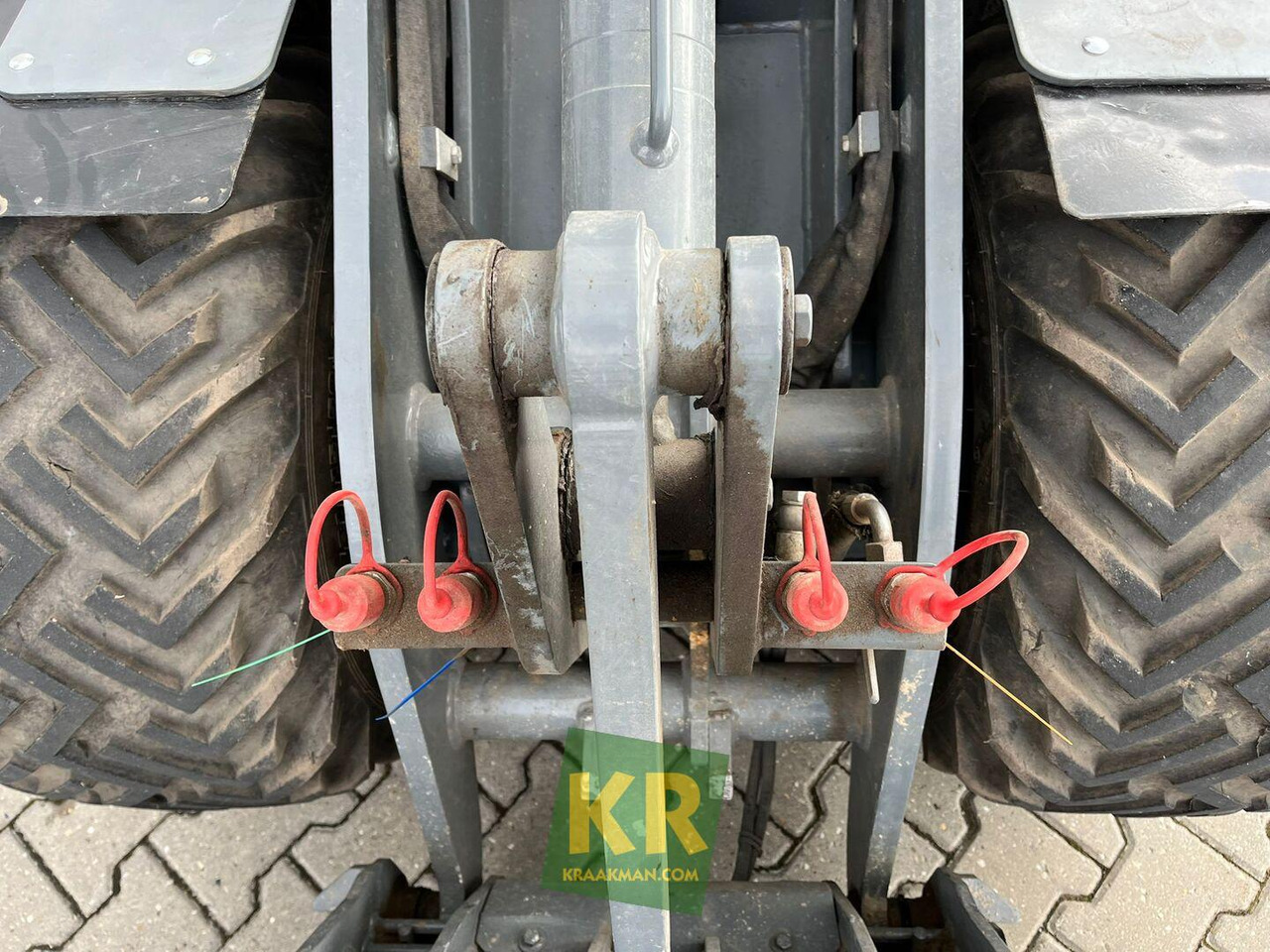 D332 Giant - Hoflader: das Bild 5 D332 Giant - Hoflader: das Bild 5