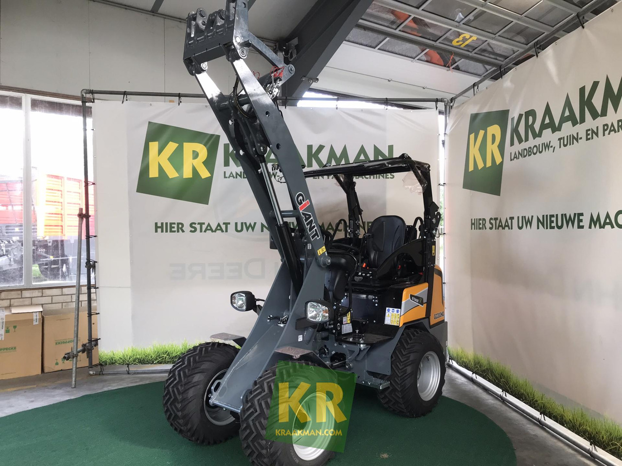 Giant G2200 - Hoflader: das Bild 5 Giant G2200 - Hoflader: das Bild 5