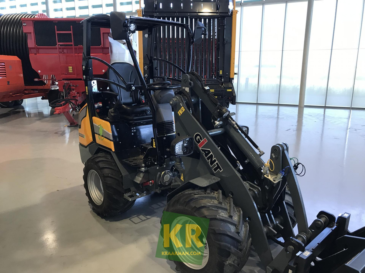 Giant G2200E - Hoflader: das Bild 2 Giant G2200E - Hoflader: das Bild 2