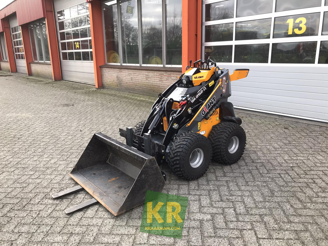 Giant SK252D - Hoflader: das Bild 1 Giant SK252D - Hoflader: das Bild 1