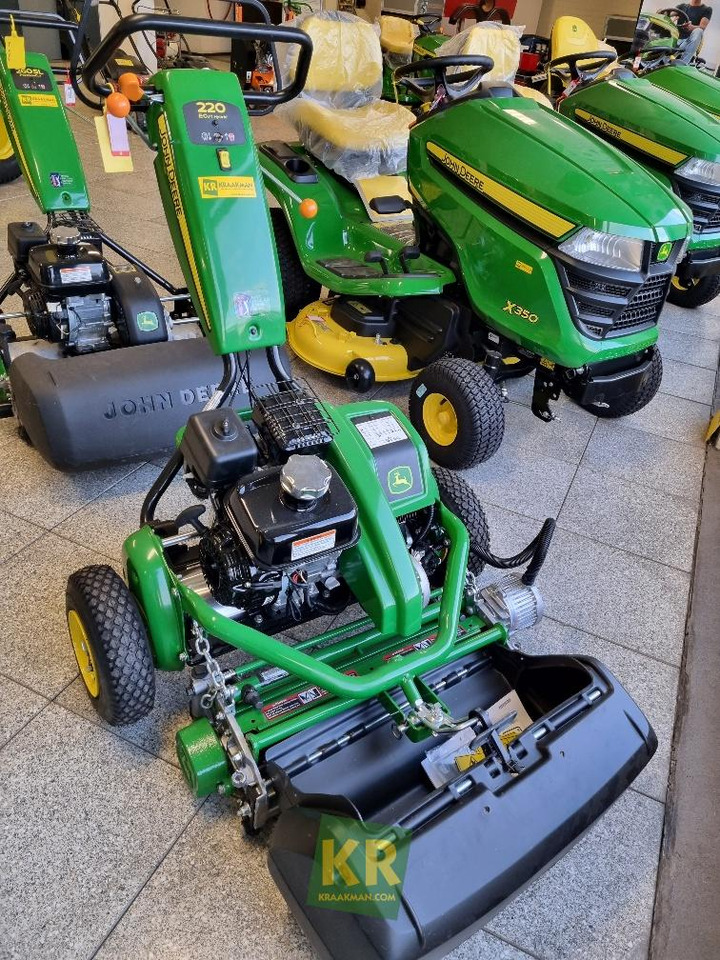 John Deere 220 - Rasenmäher: das Bild 1 John Deere 220 - Rasenmäher: das Bild 1