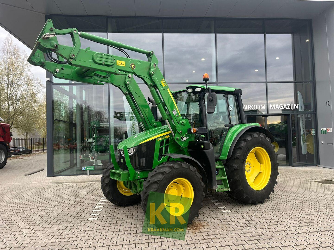 John Deere 6120M - Traktor: das Bild 1 John Deere 6120M - Traktor: das Bild 1