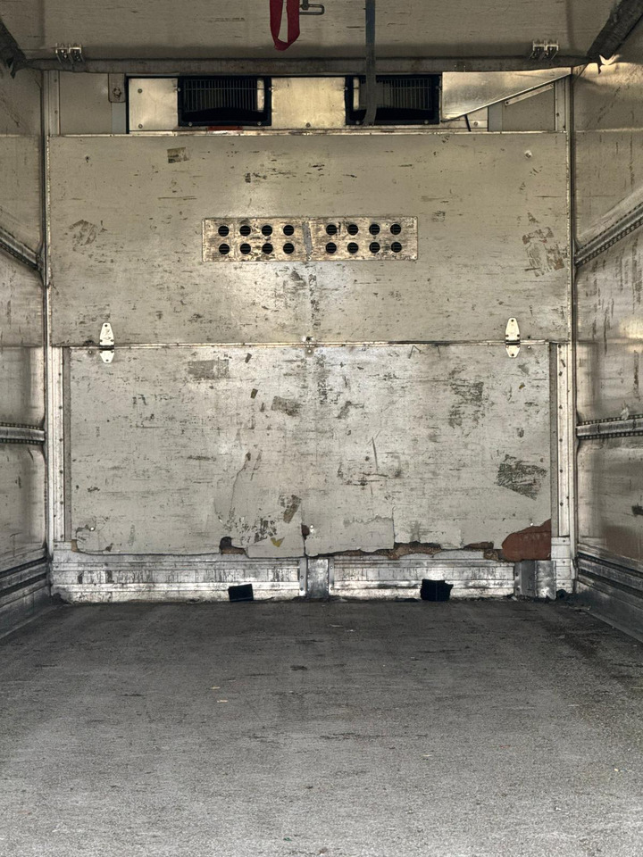 Gray and Adams 2005 Vector 1800 MT – MT-043 - Kühlkoffer Auflieger: das Bild 3 Gray and Adams 2005 Vector 1800 MT – MT-043 - Kühlkoffer Auflieger: das Bild 3