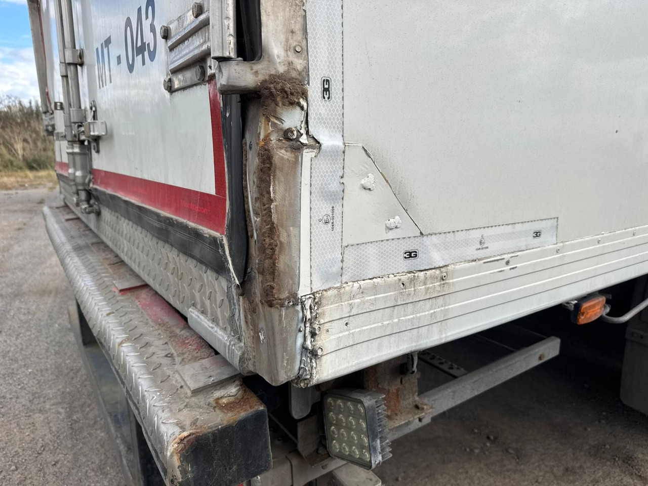 Gray and Adams 2005 Vector 1800 MT – MT-043 - Kühlkoffer Auflieger: das Bild 4 Gray and Adams 2005 Vector 1800 MT – MT-043 - Kühlkoffer Auflieger: das Bild 4