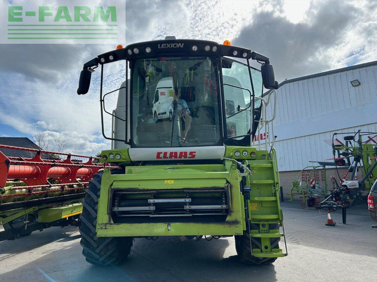 CLAAS LEXION 670 M T4F - Mähdrescher: das Bild 3 CLAAS LEXION 670 M T4F - Mähdrescher: das Bild 3