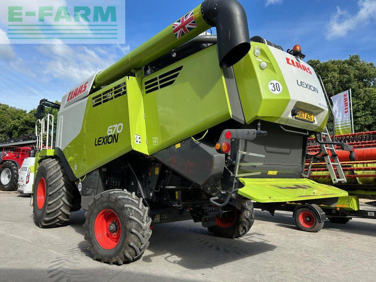 CLAAS LEXION 670 M T4F - Mähdrescher: das Bild 4 CLAAS LEXION 670 M T4F - Mähdrescher: das Bild 4