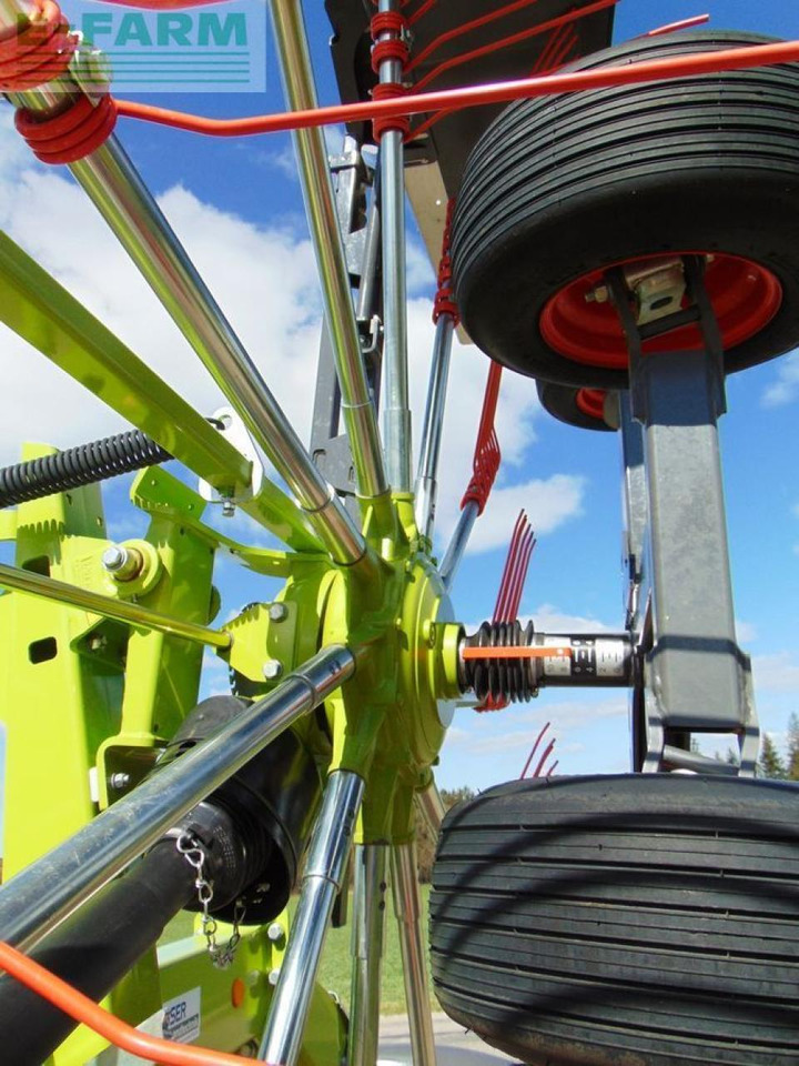 CLAAS liner 1600 - Heuwender/ Wenderechen: das Bild 3 CLAAS liner 1600 - Heuwender/ Wenderechen: das Bild 3