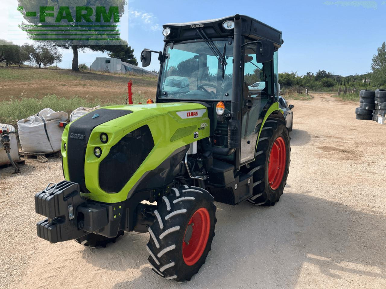 CLAAS nexos 230 m - Traktor: das Bild 1 CLAAS nexos 230 m - Traktor: das Bild 1