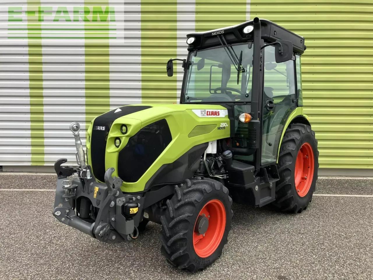 CLAAS nexos 230 m - Traktor: das Bild 1 CLAAS nexos 230 m - Traktor: das Bild 1