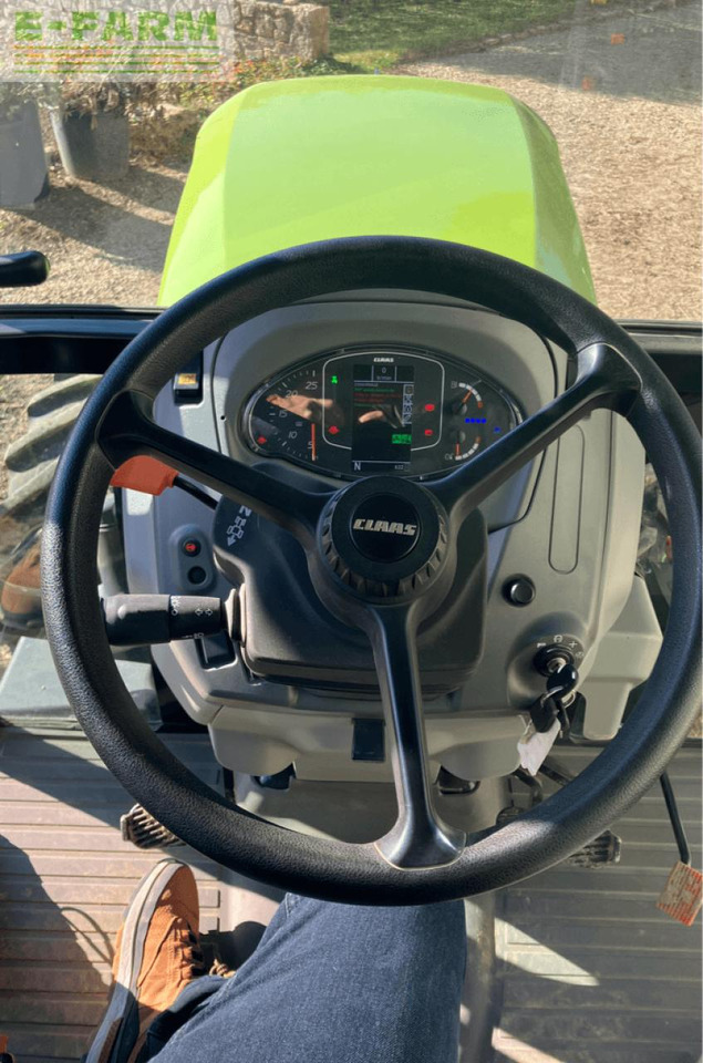 CLAAS nexos 240 l cabine - Traktor: das Bild 3 CLAAS nexos 240 l cabine - Traktor: das Bild 3