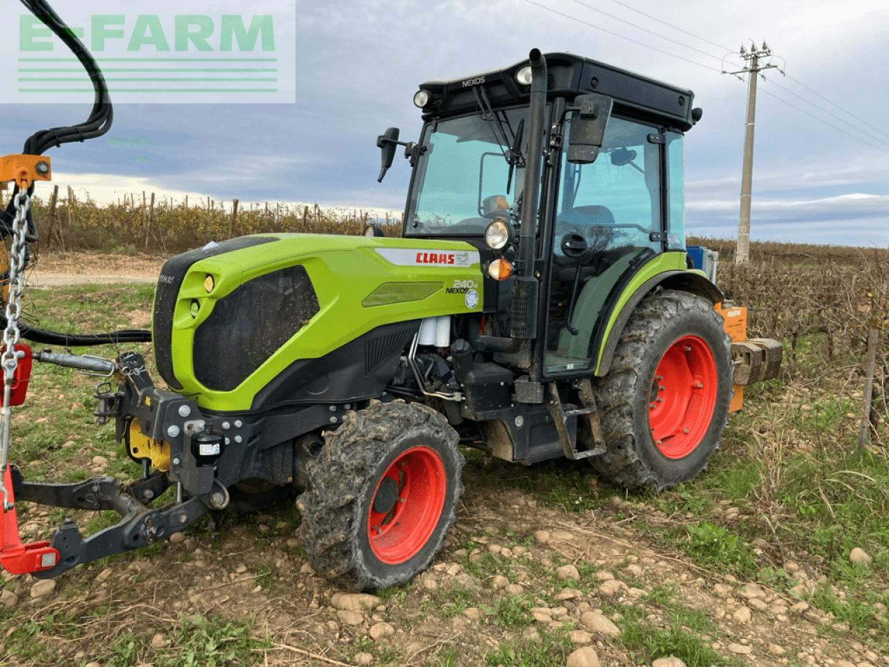 CLAAS nexos 240 m - Traktor: das Bild 1 CLAAS nexos 240 m - Traktor: das Bild 1