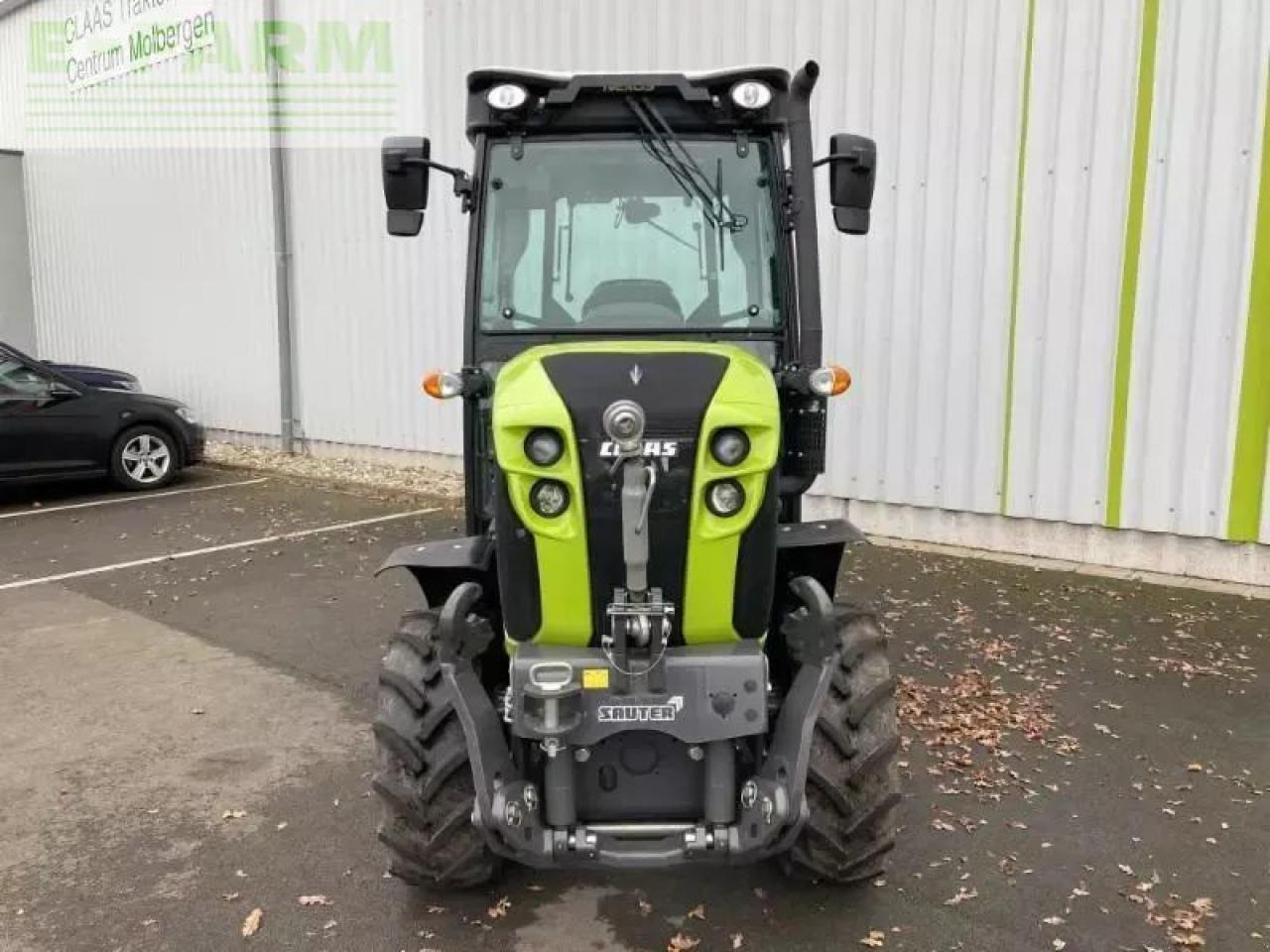 CLAAS nexos 240 m - Traktor: das Bild 2 CLAAS nexos 240 m - Traktor: das Bild 2