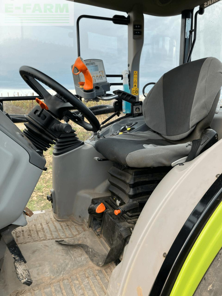 CLAAS nexos 240 m - Traktor: das Bild 2 CLAAS nexos 240 m - Traktor: das Bild 2