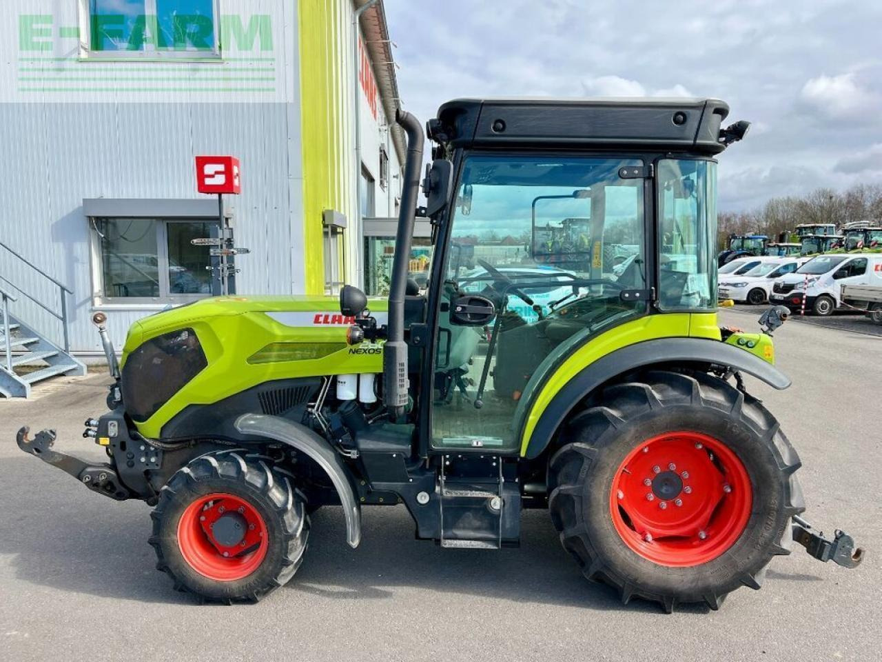CLAAS nexos 260 m advanced, fkh + fzw, nur 907 h ! - Traktor: das Bild 3 CLAAS nexos 260 m advanced, fkh + fzw, nur 907 h ! - Traktor: das Bild 3