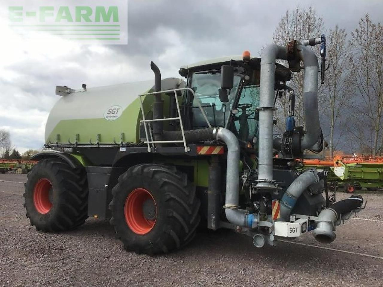 CLAAS xerion 3800 saddle trac - Selbstfahrspritze: das Bild 3 CLAAS xerion 3800 saddle trac - Selbstfahrspritze: das Bild 3
