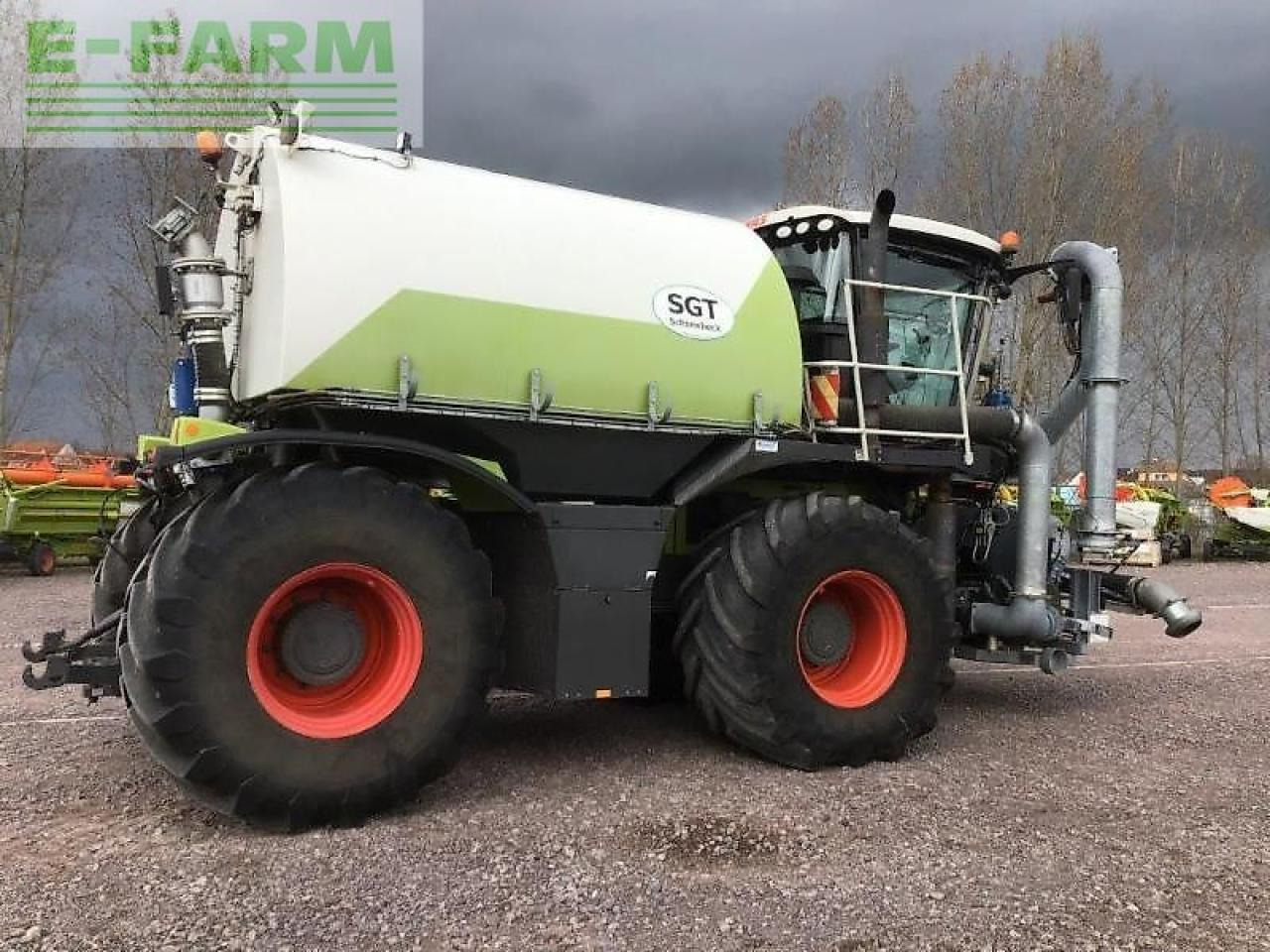 CLAAS xerion 3800 saddle trac - Selbstfahrspritze: das Bild 4 CLAAS xerion 3800 saddle trac - Selbstfahrspritze: das Bild 4