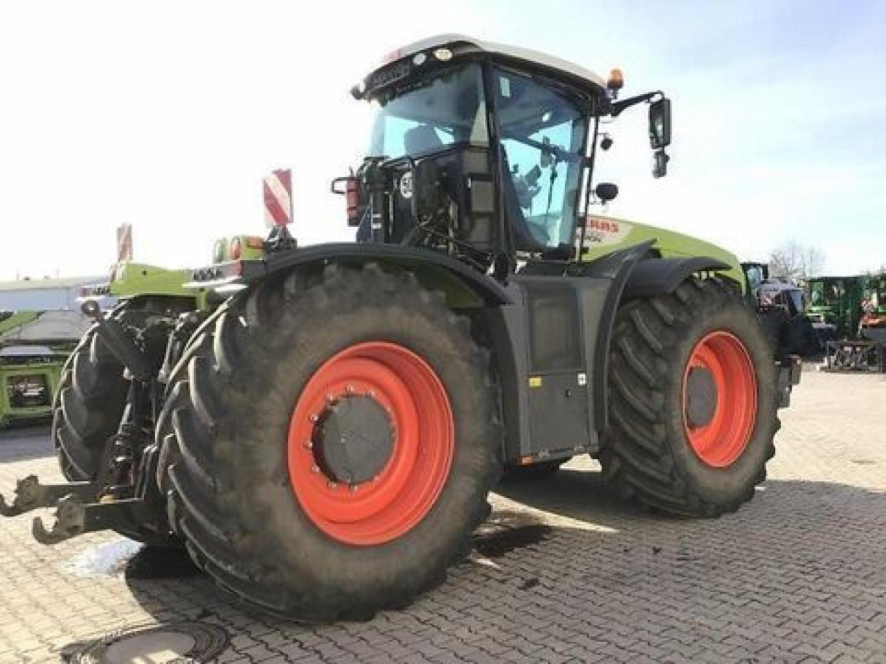 CLAAS xerion 5000 trac vc TRAC VC - Traktor: das Bild 4 CLAAS xerion 5000 trac vc TRAC VC - Traktor: das Bild 4