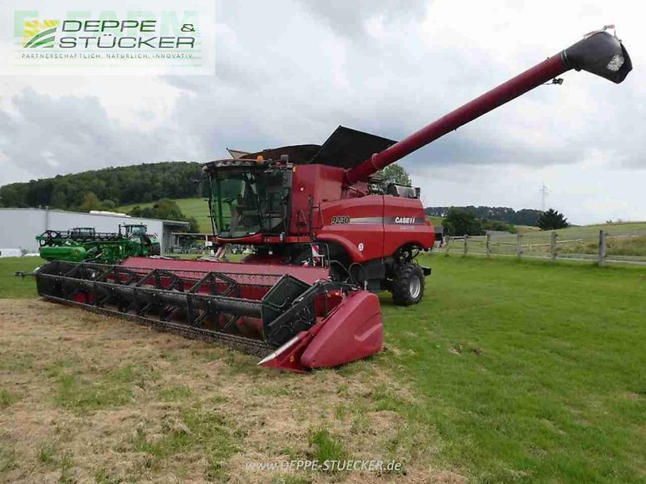 Case-IH 9230 raupe - Mähdrescher: das Bild 2 Case-IH 9230 raupe - Mähdrescher: das Bild 2