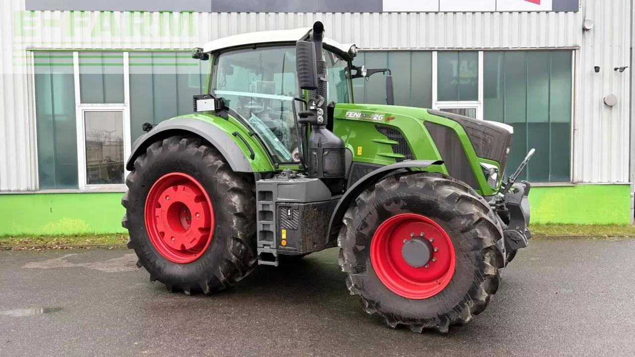 Fendt 826 vario profi+ ProfiPlus - Traktor: das Bild 2 Fendt 826 vario profi+ ProfiPlus - Traktor: das Bild 2