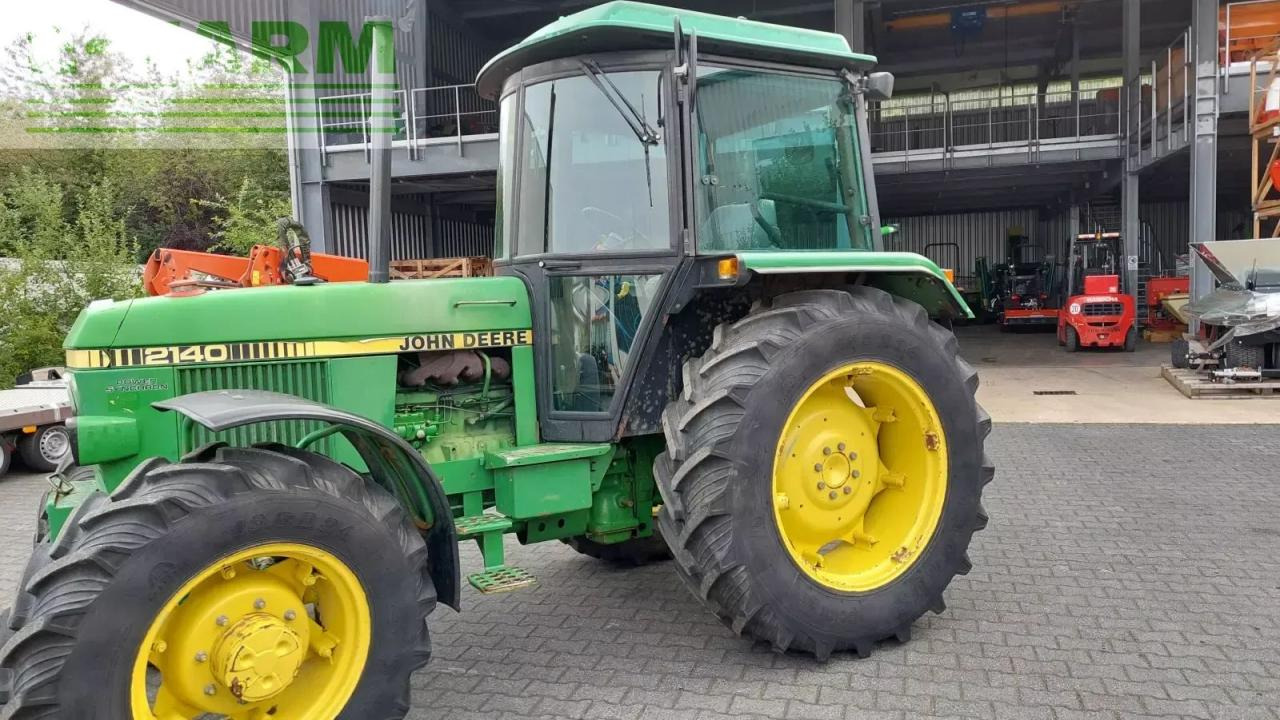 John Deere 2140a - Traktor: das Bild 2 John Deere 2140a - Traktor: das Bild 2