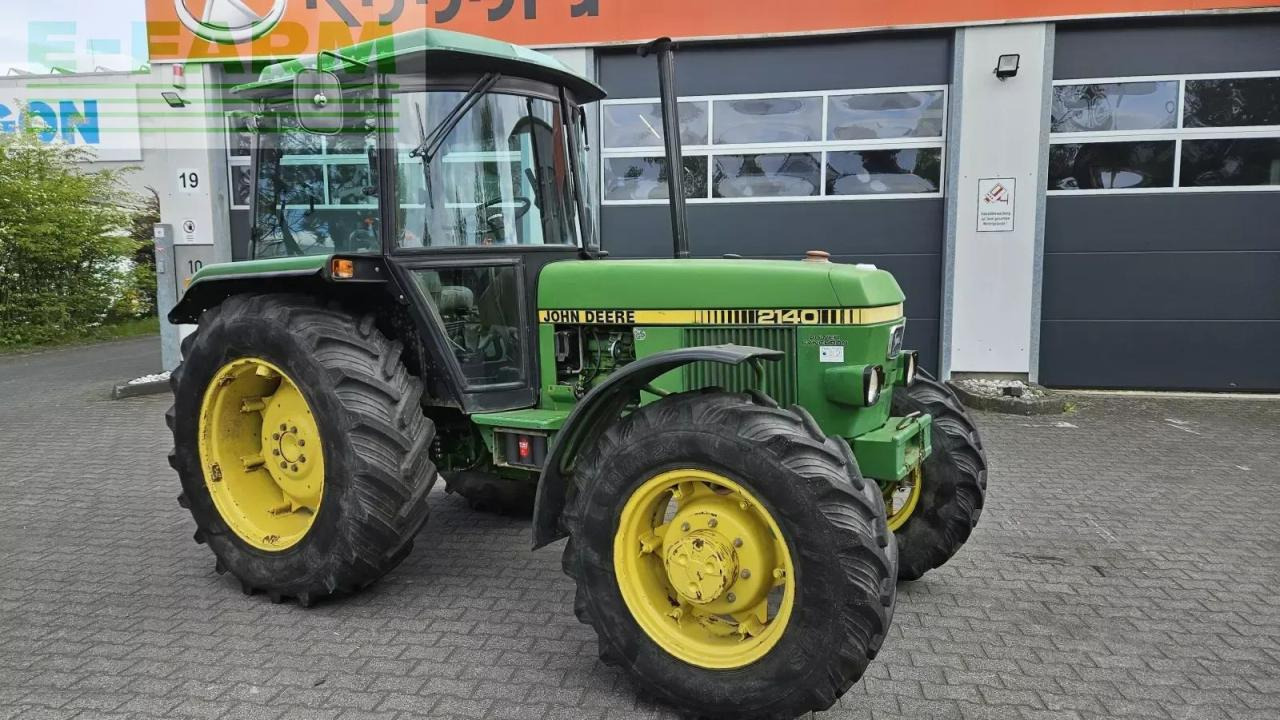 John Deere 2140a - Traktor: das Bild 4 John Deere 2140a - Traktor: das Bild 4