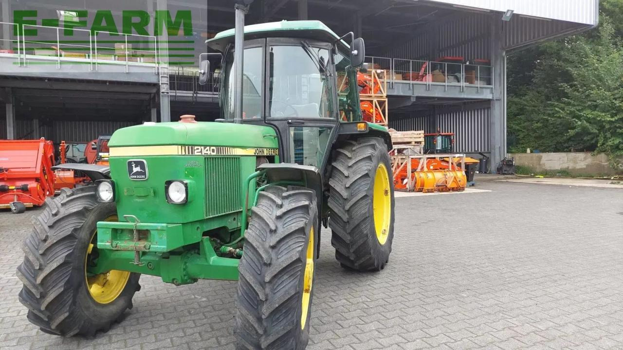 John Deere 2140a - Traktor: das Bild 1 John Deere 2140a - Traktor: das Bild 1