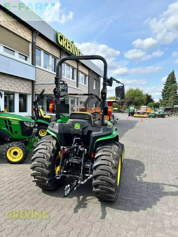 John Deere 3025e - Traktor: das Bild 2 John Deere 3025e - Traktor: das Bild 2