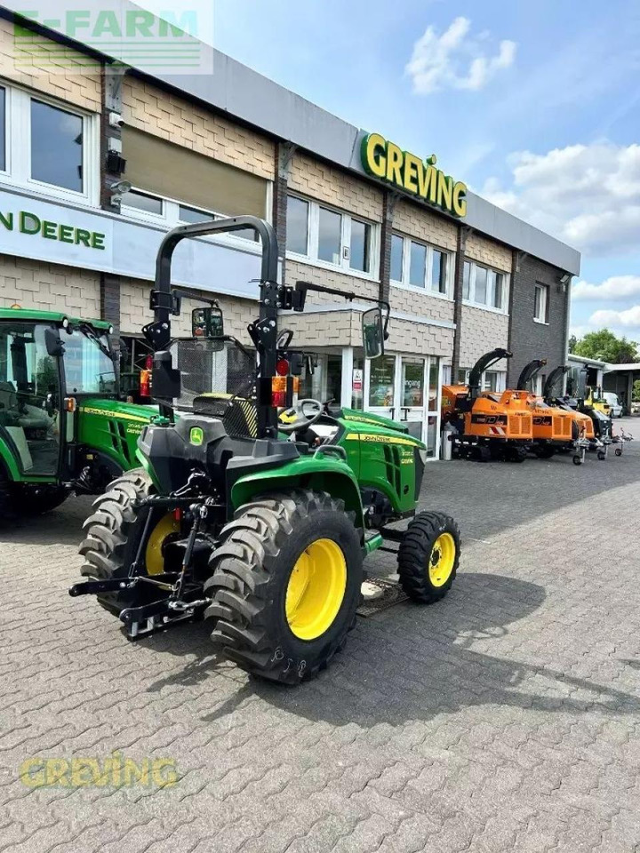 John Deere 3025e - Traktor: das Bild 3 John Deere 3025e - Traktor: das Bild 3