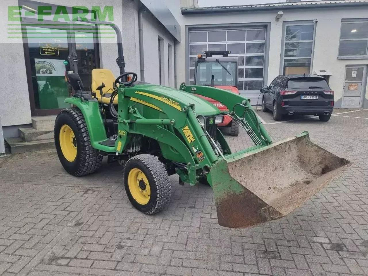 John Deere 3320 my11 - Traktor: das Bild 2 John Deere 3320 my11 - Traktor: das Bild 2