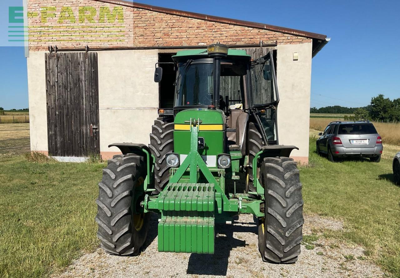 John Deere 3350 - Traktor: das Bild 3 John Deere 3350 - Traktor: das Bild 3
