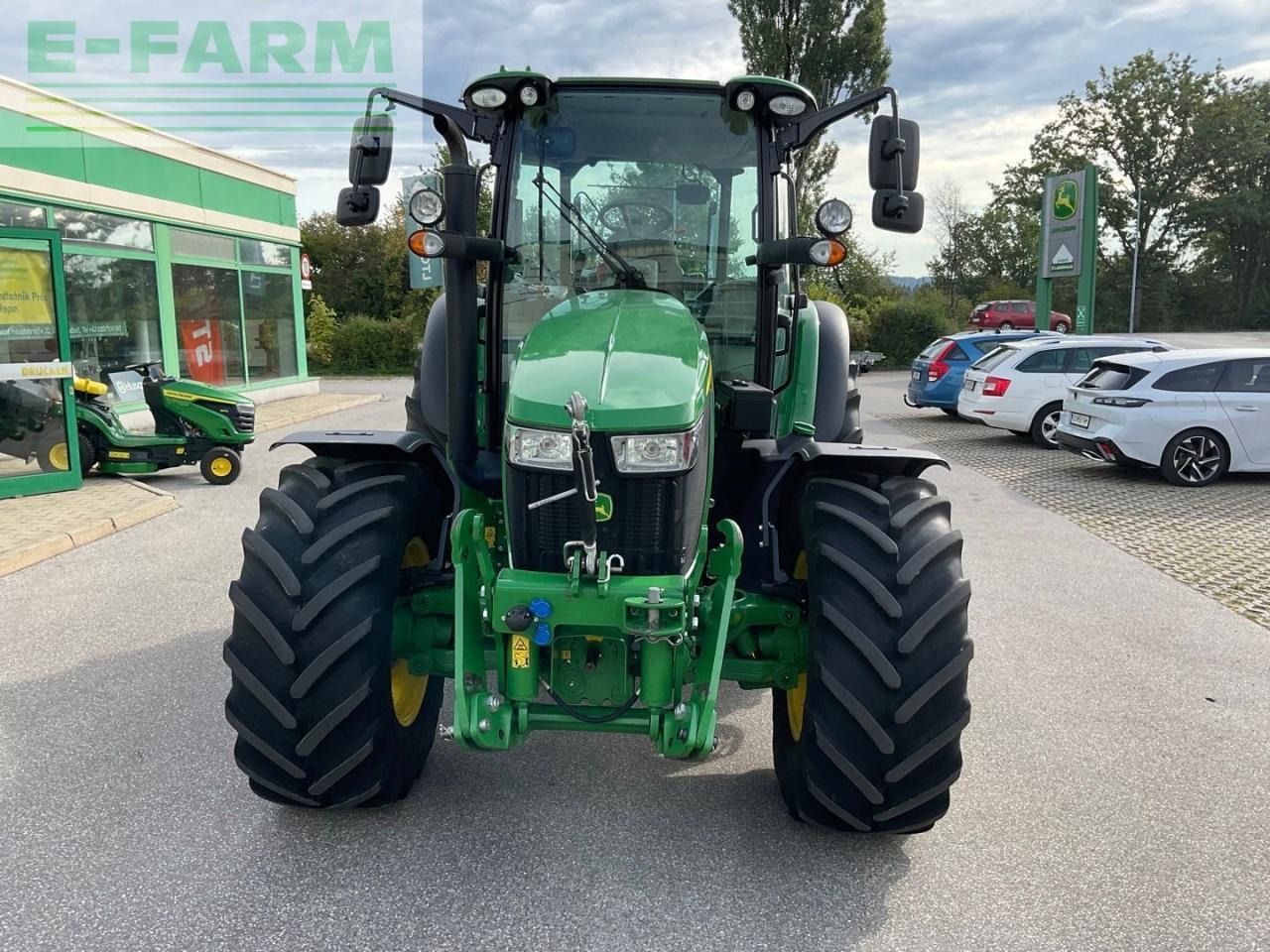 John Deere 5100R - Traktor: das Bild 3 John Deere 5100R - Traktor: das Bild 3