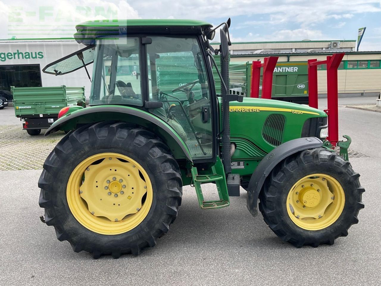 John Deere 5820 - Traktor: das Bild 5 John Deere 5820 - Traktor: das Bild 5