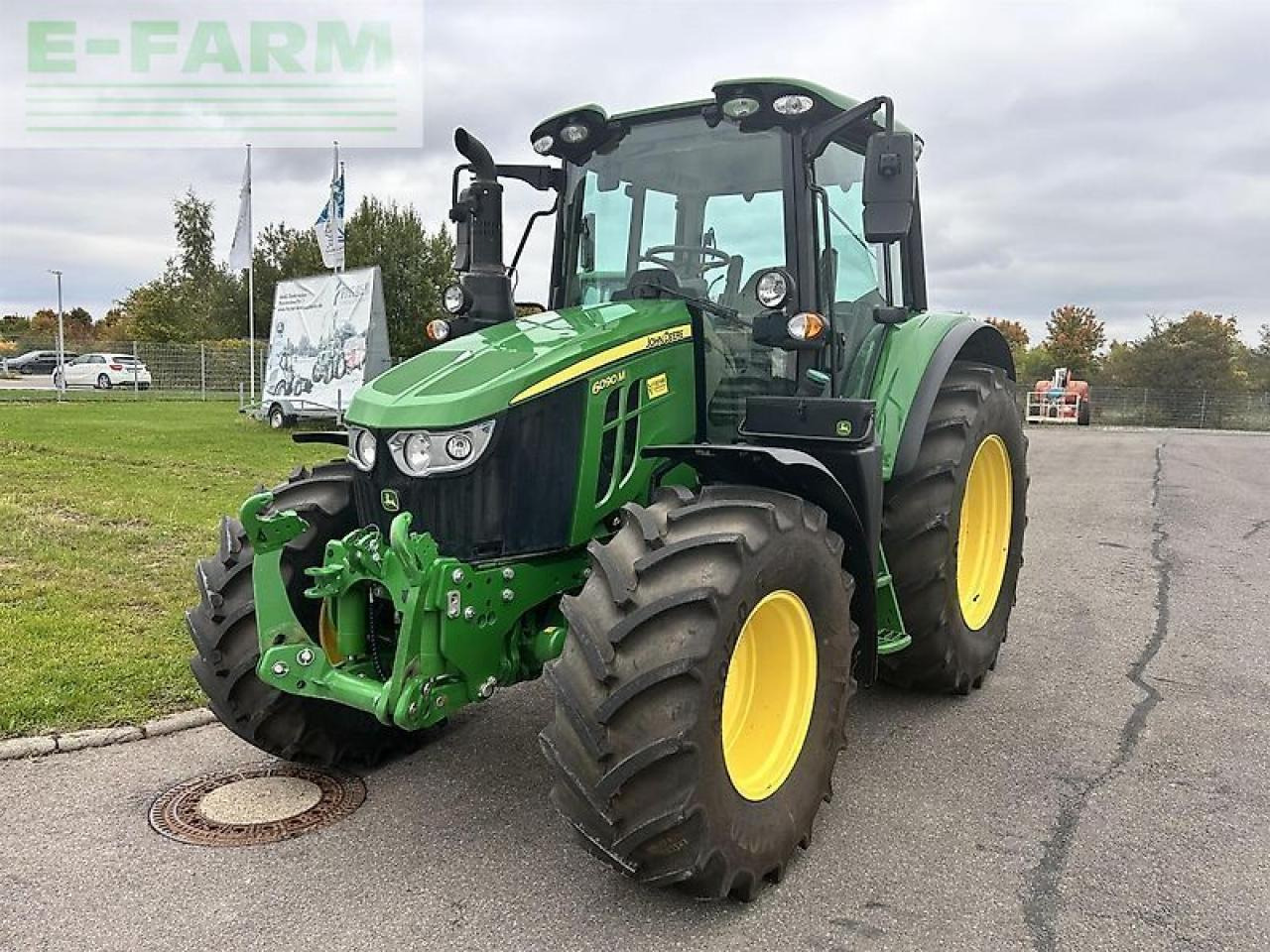 John Deere 6090m - Traktor: das Bild 2 John Deere 6090m - Traktor: das Bild 2